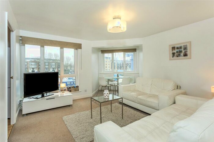 2 Bedroom Flat To Rent In Windsock Close, Surrey Quays, SE16