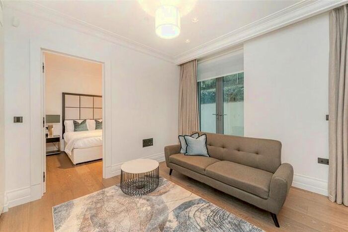 1 Bedroom Flat To Rent In Portland Place, London, W1B