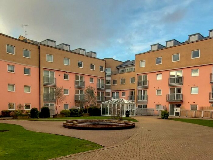 2 Bedroom Flat To Rent In Wooldridge Close, Feltham, TW14