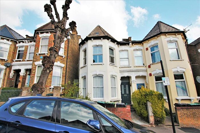 1 Bedroom Flat To Rent In Burgoyne Road, Haringey, London, N4