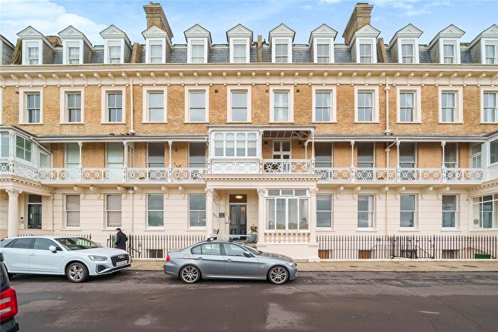 Studio To Rent In Heene Court Mansions, Heene Terrace, Worthing, West Sussex, BN11