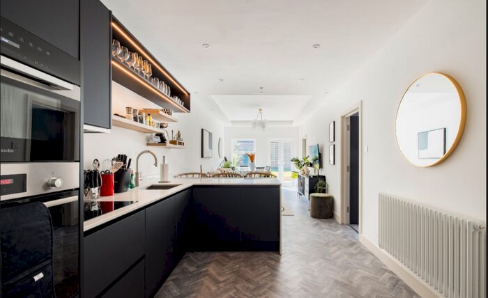 2 Bedroom Apartment To Rent In Dorothy Road, SW11