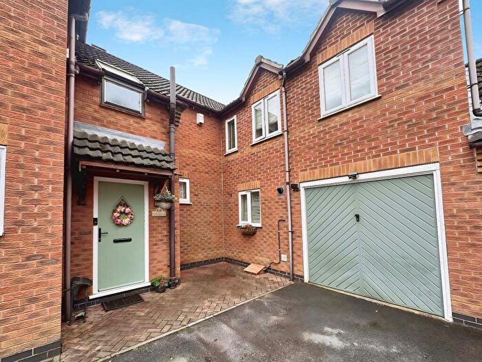 3 Bedroom Semi-Detached House For Sale In Scalborough Close, Countesthorpe, Leicester, LE8