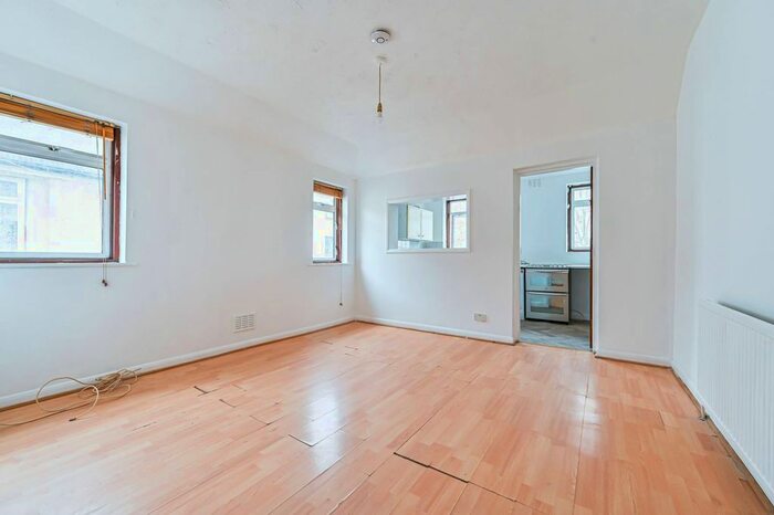 1 Bedroom Flat To Rent In Grenfell Road, Tooting, Mitcham, CR4