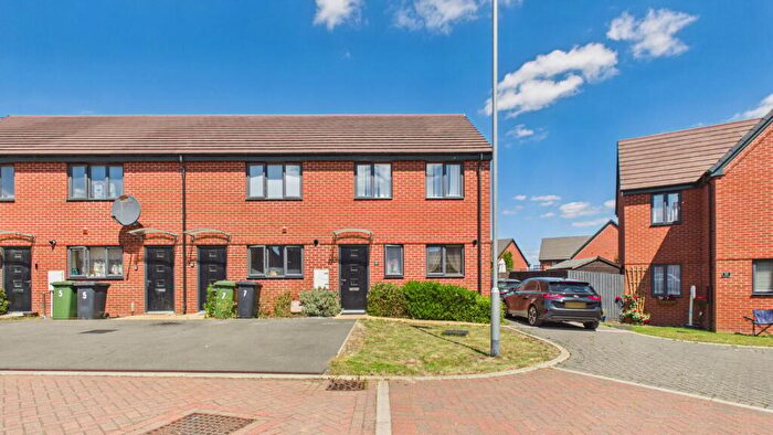 3 Bedroom End Of Terrace House For Sale In Blacksmith Mews, Gunthorpe, Peterborough, PE4