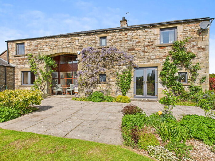 4 Bedroom Barn Conversion For Sale In Apple Tree Barn, Wray, Lancaster, LA2