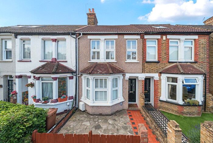3 Bedroom Terraced House For Sale In Izane Road, Bexleyheath, Kent, DA6