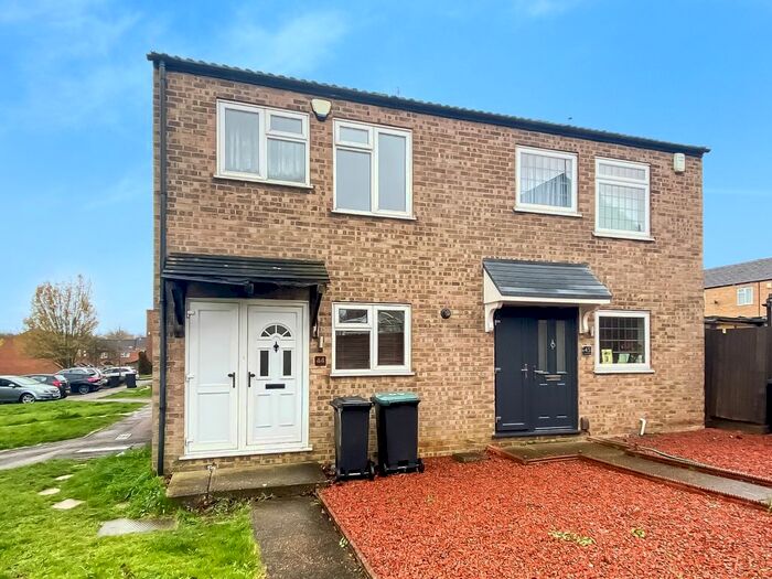 3 Bedroom Semi-Detached House To Rent In Apsledene, Gravesend, Kent, DA12