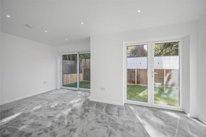 2 Bedroom Flat To Rent In Elliott Close, Wembely, HA9