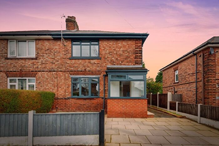 3 Bedroom Semi-Detached House For Sale In Lonie Grove, St. Helens, Merseyside, WA10