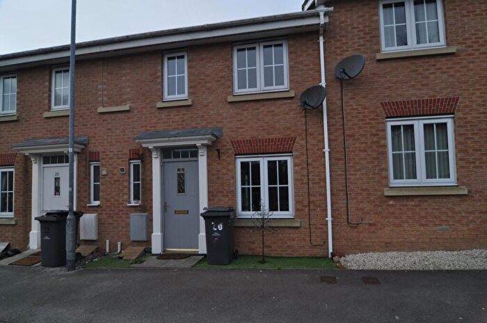 3 Bedroom Town House To Rent In Pennyfields, Bolton On Dearne, S63