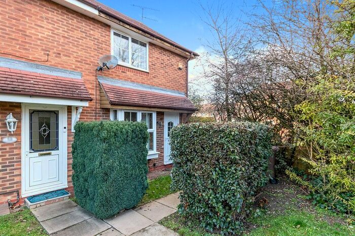 2 Bedroom Detached House To Rent In Sacombe Green, Luton, Bedfordshire, LU3