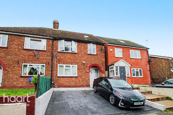 4 Bedroom Semi Detached House To Rent In Chelmsford Drive, Essex, RM14