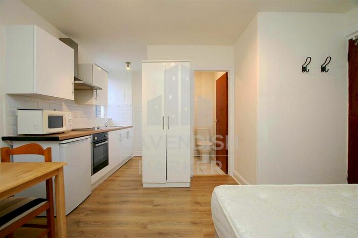 Studio To Rent In Parsifal Road, West Hampstead, London, NW6