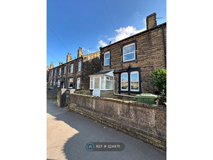 2 Bedroom Terraced House To Rent In Fountain Street, Morley, Leeds, LS27