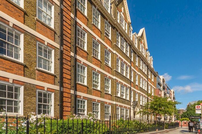 2 Bedroom Flat To Rent In Park Road, Regent's Park, London, NW1