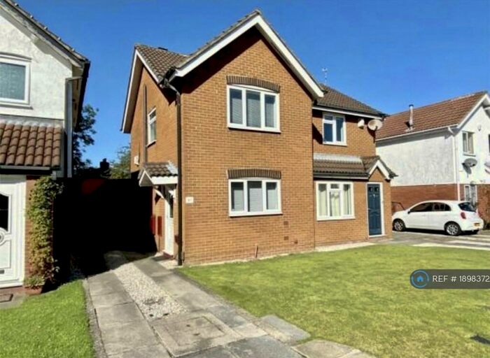 2 Bedroom Semi-Detached House To Rent In Carrgreen Close, Manchester, M19