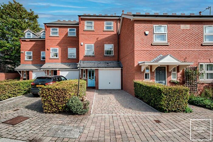 3 Bedroom Terraced House For Sale In The Farthings, Birmingham, B17
