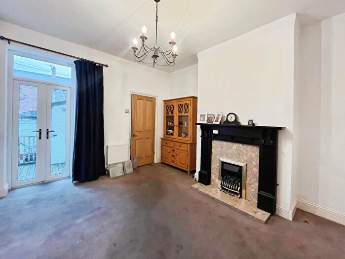 2 Bedroom Flat For Sale In Coleridge Avenue, South Shields, Tyne And Wear, NE33