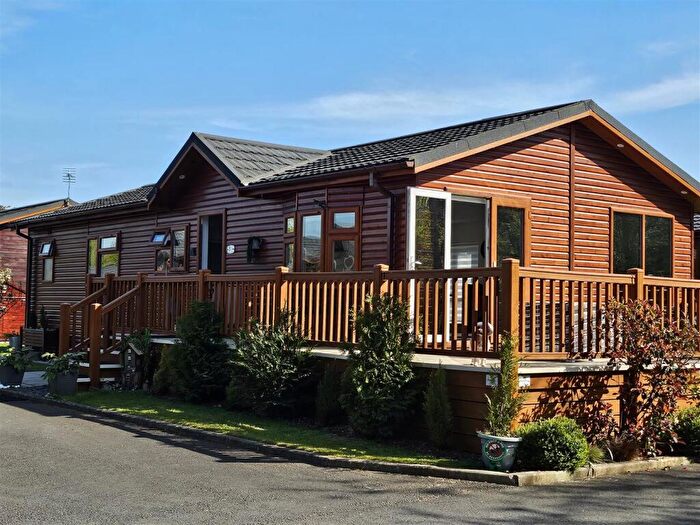 2 Bedroom Mobile Home For Sale In Woodpecker Way, Lawnsdale Country Park, Lytham Road, Lytham St. Annes, FY8