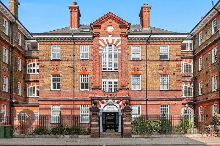 2 Bedroom Flat For Sale In Swaffield Road, London, SW18