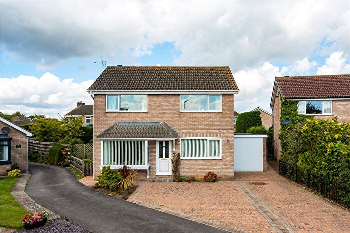 4 Bedroom Detached House For Sale In The Beeches, Skelton, York, North Yorkshire, YO30