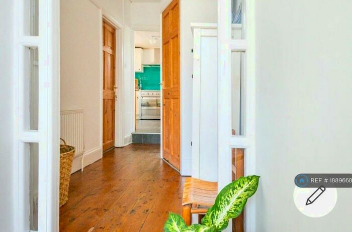 2 Bedroom Flat To Rent In Stourvale Road, Bournemouth, BH5