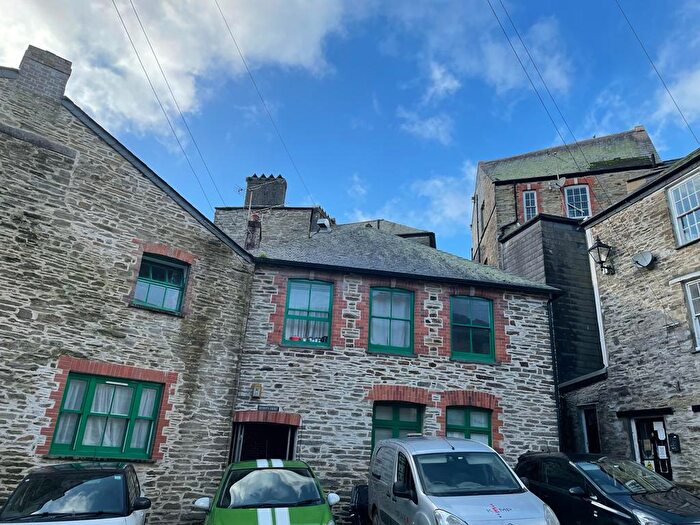 3 Bedroom Flat To Rent In Fore Street, Liskeard, PL14