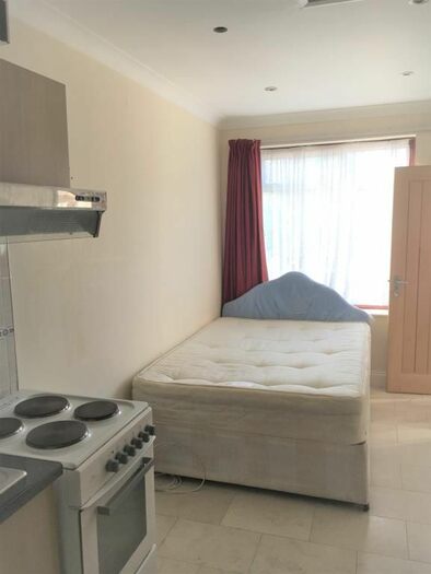 Studio To Rent In Vernon Drive, Stanmore, Middlesex, HA7