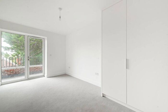 1 Bedroom Flat To Rent In High Road, Whetstone, London, N20