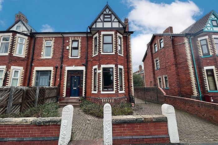 6 Bedroom Semi Detached House For Sale In Everett Road, West Didsbury, M20