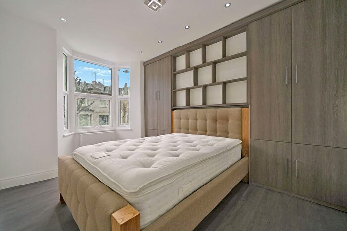 1 Bedroom Flat To Rent In Tadmor Street, London, W12