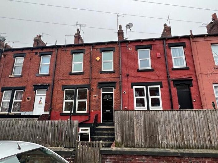 2 Bedroom Terraced House To Rent In Longroyd Place, Leeds, West Yorkshire, LS11
