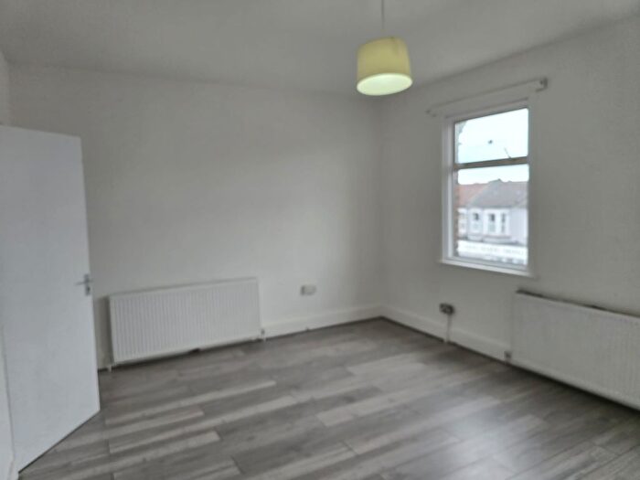 3 Bedroom Flat To Rent In Romford Road, London, E7