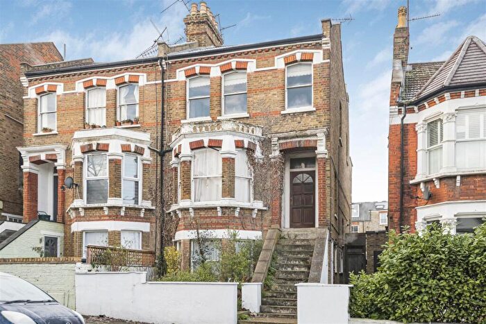 1 Bedroom Flat For Sale In Ferme Park Road, Crouch End, London, N8