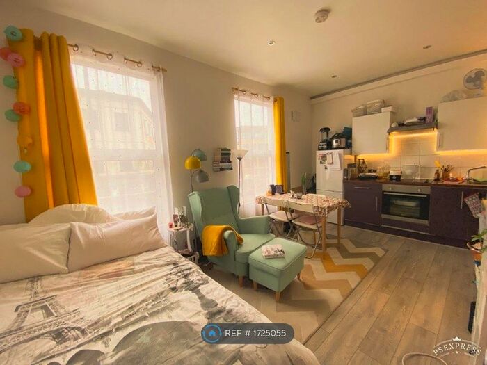 Studio To Rent In Brockley Road, London, SE4