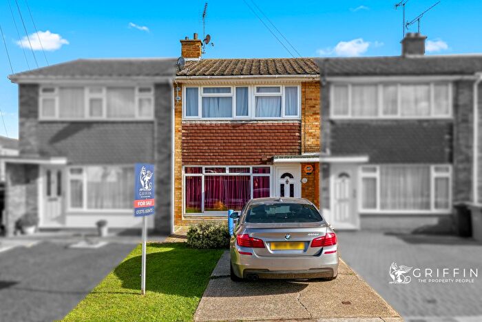 3 Bedroom Terraced House For Sale In Coleridge Road, Tilbury, RM18