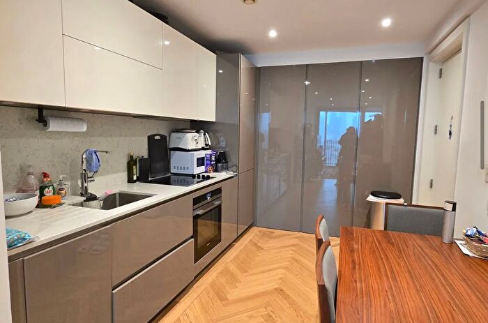 1 Bedroom Flat To Rent In Southwark Bridge Road, London, SE1