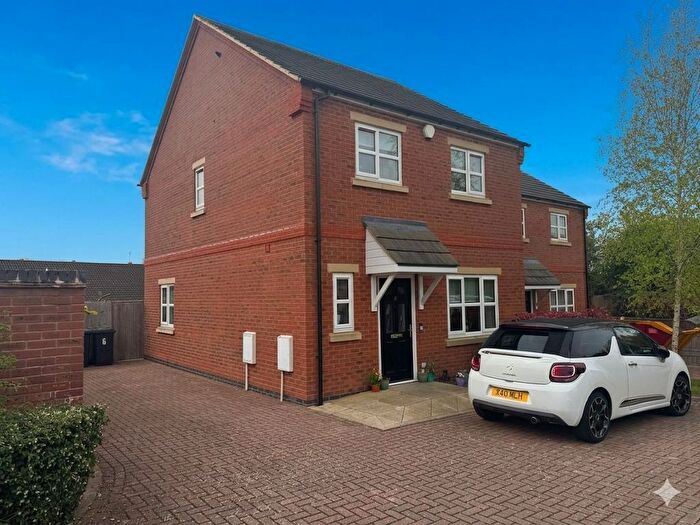 3 Bedroom Semi Detached House For Sale In Steeple Gardens, Harlington, Harlington, Bedfordshire, LU5