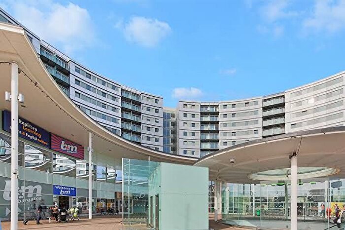 2 Bedroom Flat To Rent In Prince Regent Road, Hounslow, TW3