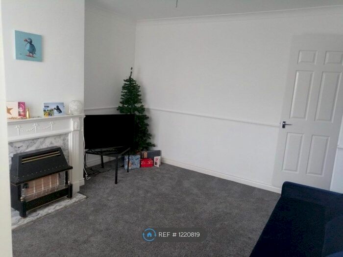 2 Bedroom End Of Terrace House To Rent In Fountain Street, Morley, Leeds, LS27