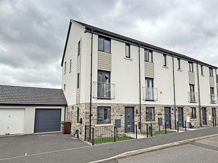 3 Bedroom End Terrace House For Sale In Blakeney Road, Saltram Meadow, Plymouth, PL9