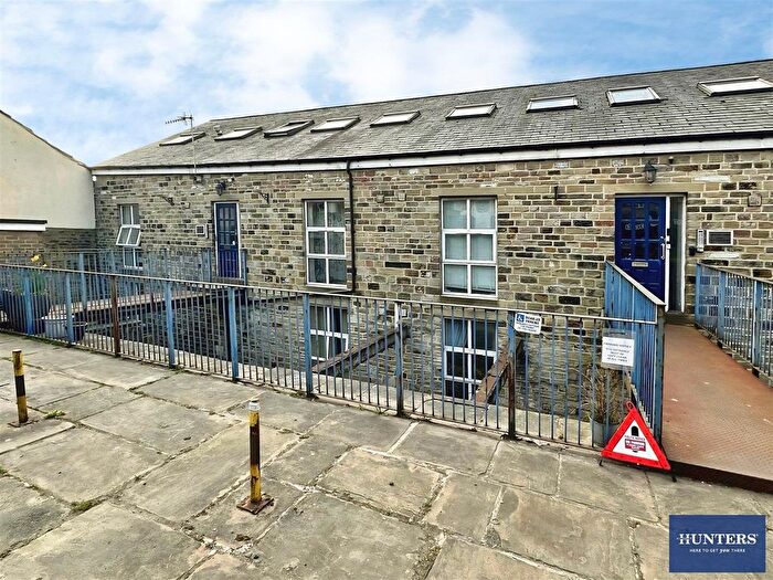 1 Bedroom Flat For Sale In The Weaving Shed, Wharf Street Sowerby Bridge, HX6