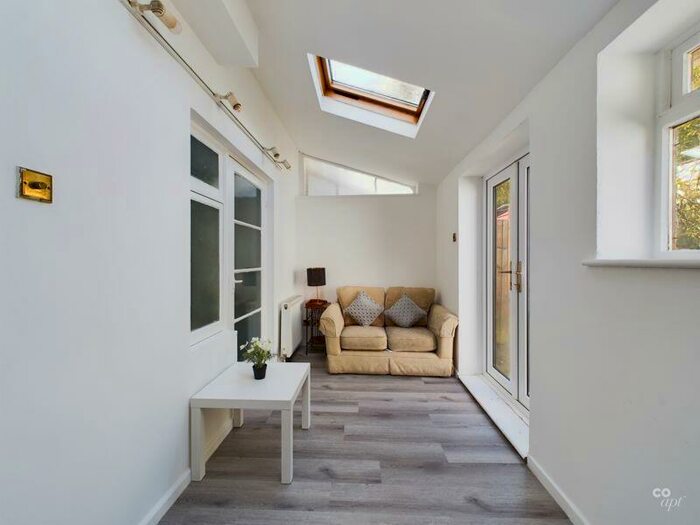 5 Bedroom Semi-Detached House To Rent In Upper Bevendean Avenue, Brighton, BN2