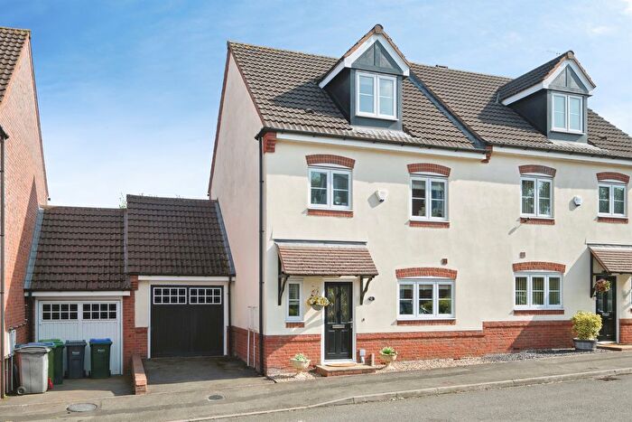 4 Bedroom Semi-Detached House For Sale In Galton Drive, Birmingham, B43