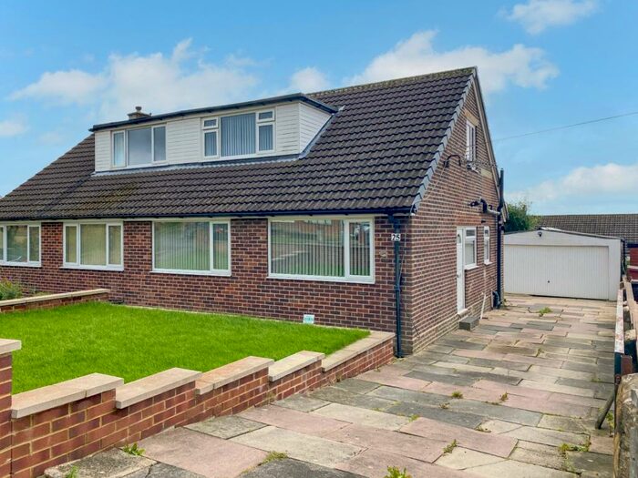 Houses for sale & to rent in BD12 0NY, Cleckheaton Road, Wyke Bradford