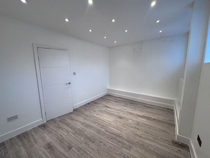 2 Bedroom Flat To Rent In Bellegrove Road, Welling, DA16