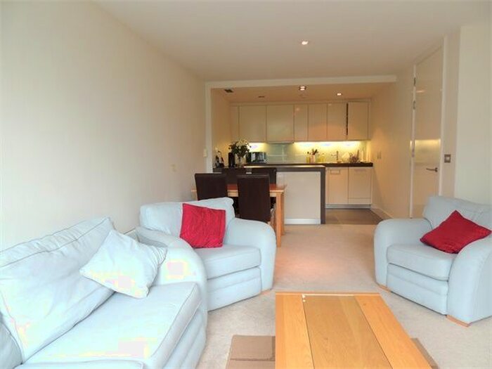 2 Bedroom Flat To Rent In Empire Square East, Empire Square, London, SE1