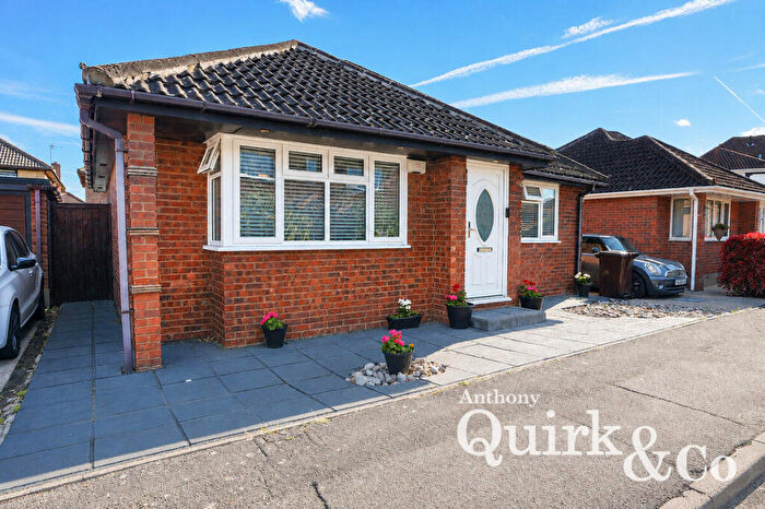 2 Bedroom Detached Bungalow For Sale In Beecroft Crescent, Canvey Island, SS8
