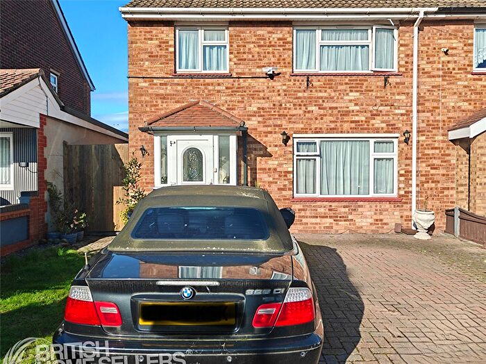 3 Bedroom Semi-Detached House For Sale In Wokindon Road, Grays, Essex, RM16